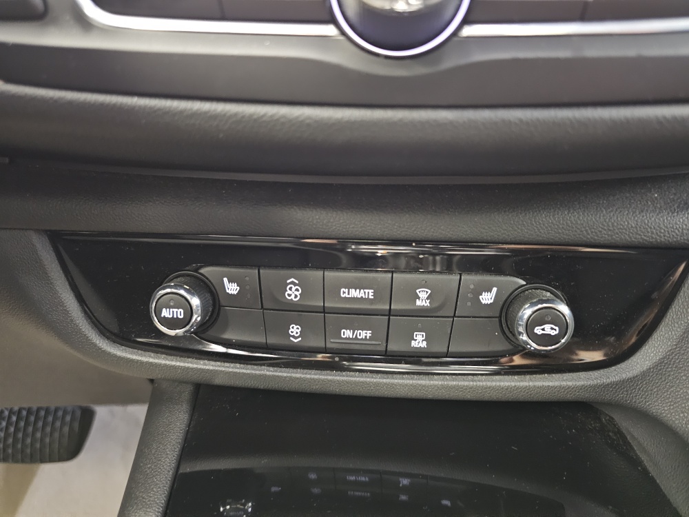 Opel Insignia Sportstourer  bei Hoffmann Automobile in Wolfsburg kaufen und sofort mitnehmen - Bild 12