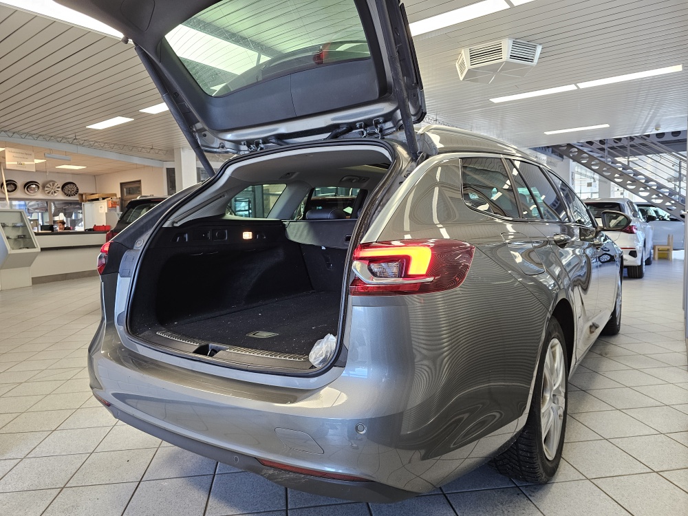 Opel Insignia Sportstourer  bei Hoffmann Automobile in Wolfsburg kaufen und sofort mitnehmen - Bild 2