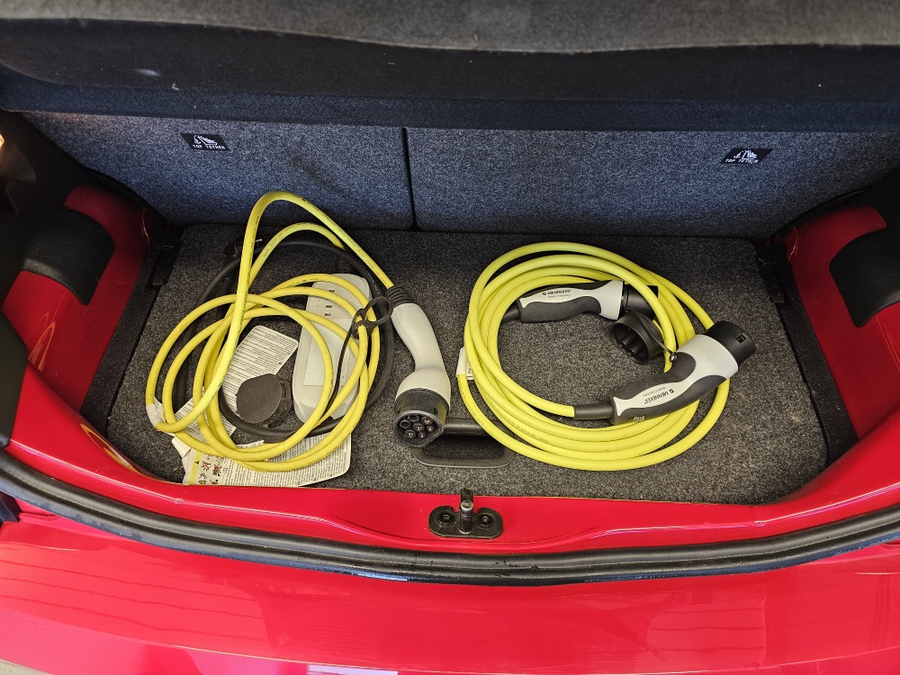 VW e-up!  bei Hoffmann Automobile in Wolfsburg kaufen und sofort mitnehmen - Bild 3