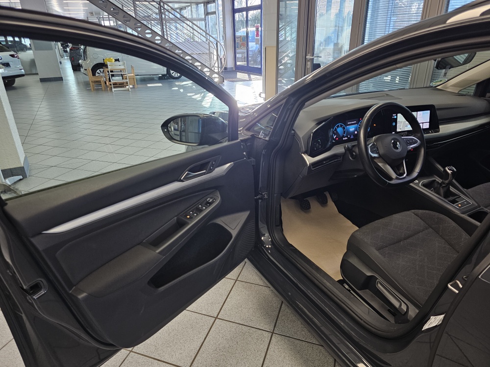 VW Golf Variant bei Hoffmann Automobile in Wolfsburg kaufen und sofort mitnehmen - Bild 24