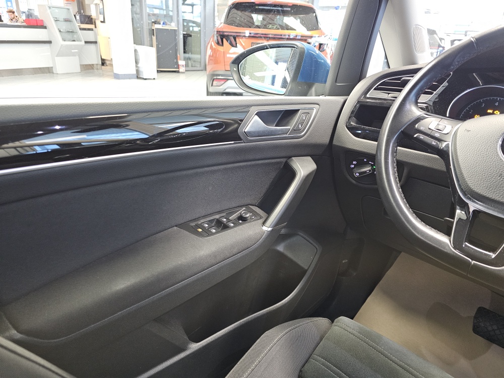 VW Touran  bei Hoffmann Automobile in Wolfsburg kaufen und sofort mitnehmen - Bild 19