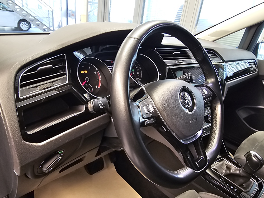 VW Touran  bei Hoffmann Automobile in Wolfsburg kaufen und sofort mitnehmen - Bild 21