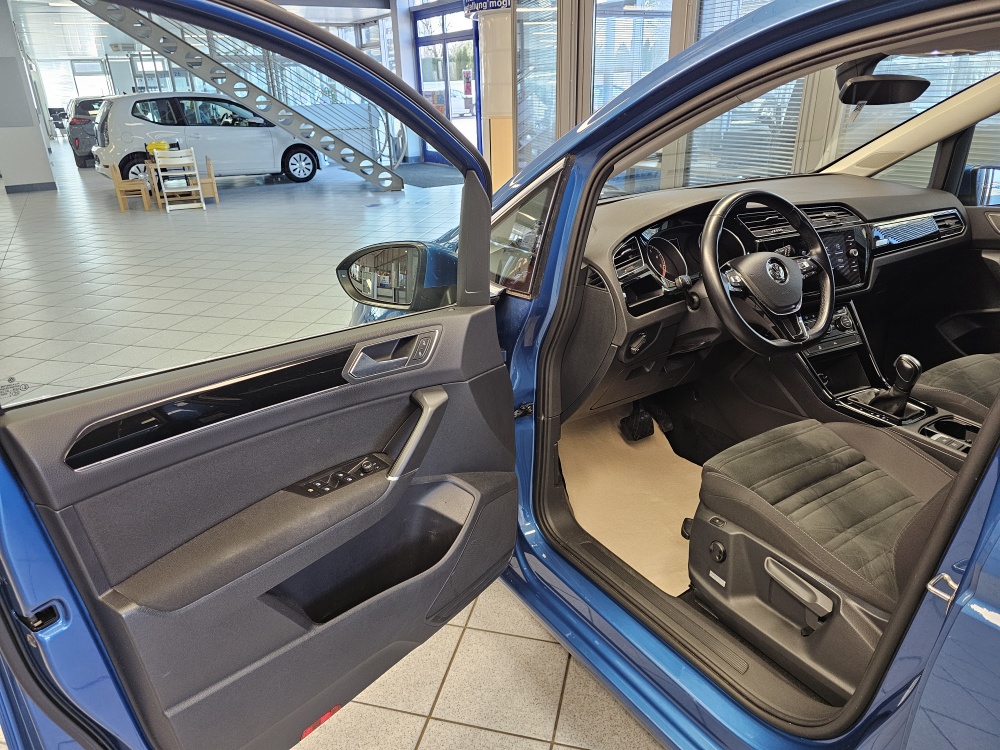 VW Touran  bei Hoffmann Automobile in Wolfsburg kaufen und sofort mitnehmen - Bild 24