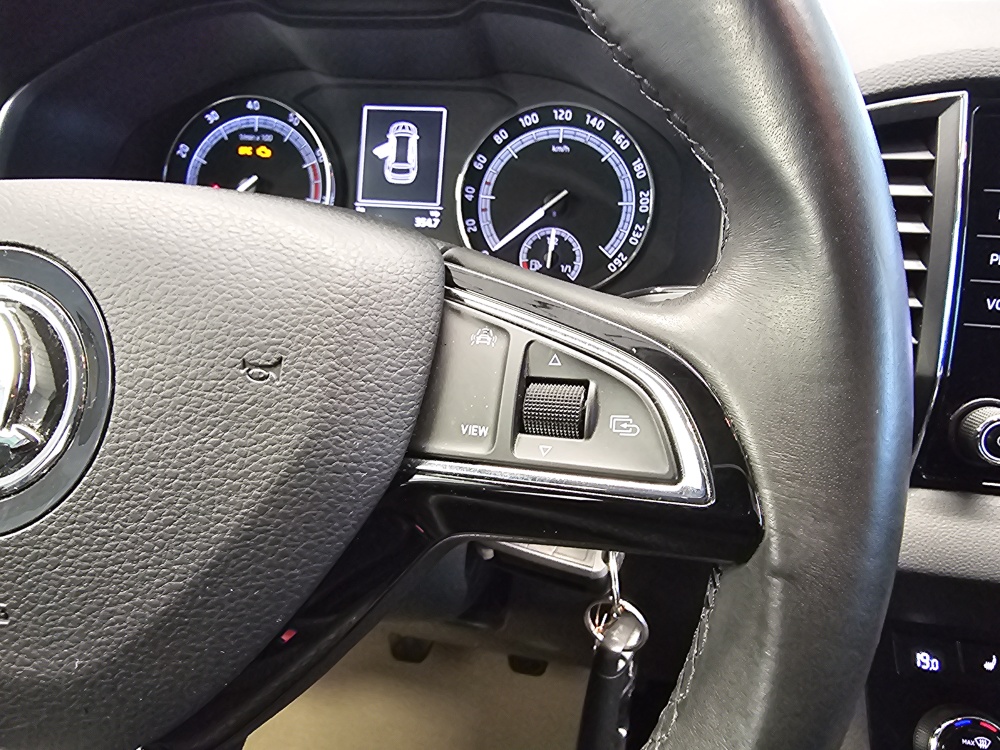 Skoda Karoq  bei Hoffmann Automobile in Wolfsburg kaufen und sofort mitnehmen - Bild 14