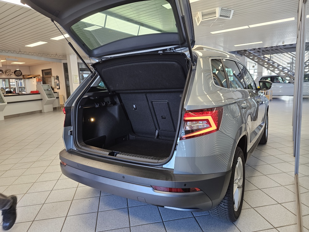 Skoda Karoq  bei Hoffmann Automobile in Wolfsburg kaufen und sofort mitnehmen - Bild 2