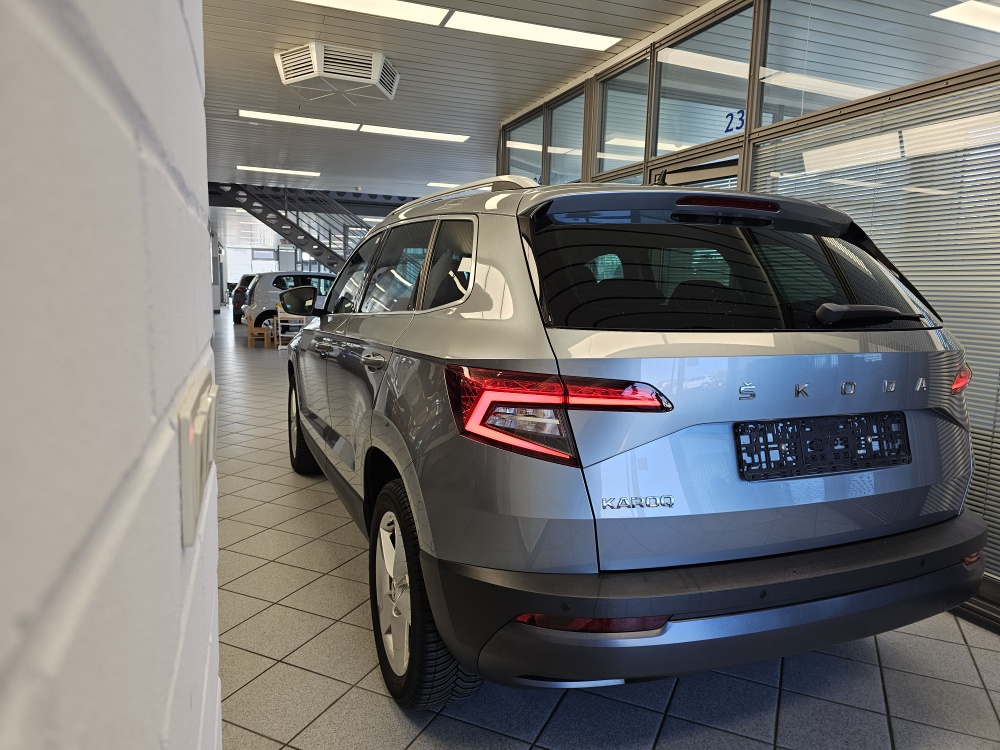 Skoda Karoq  bei Hoffmann Automobile in Wolfsburg kaufen und sofort mitnehmen - Bild 3