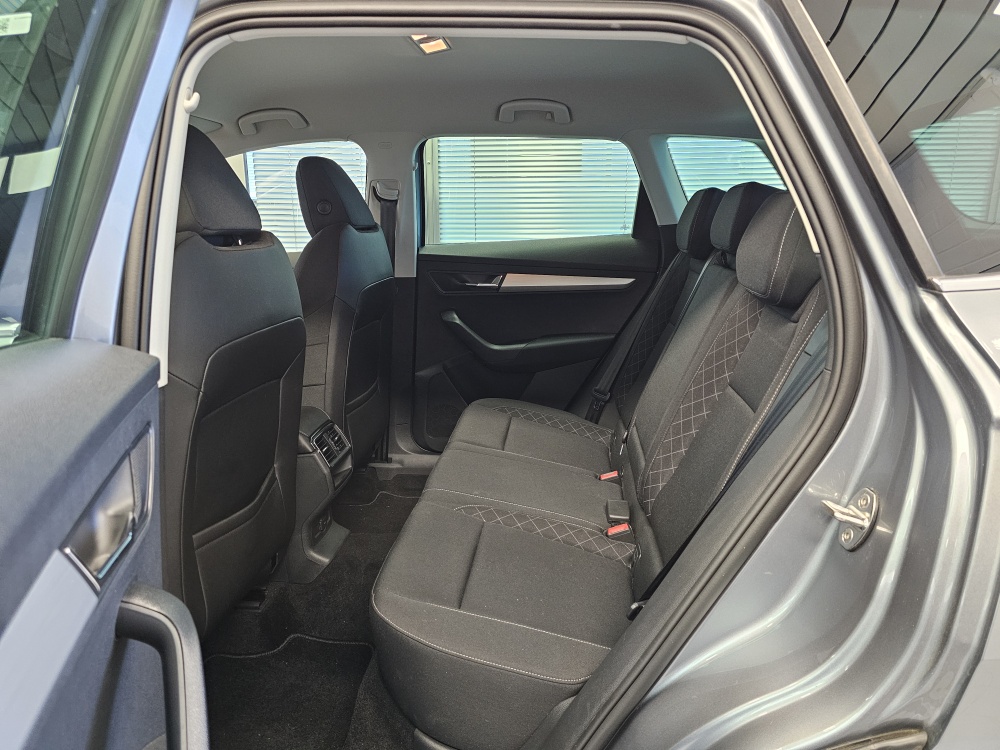 Skoda Karoq  bei Hoffmann Automobile in Wolfsburg kaufen und sofort mitnehmen - Bild 4