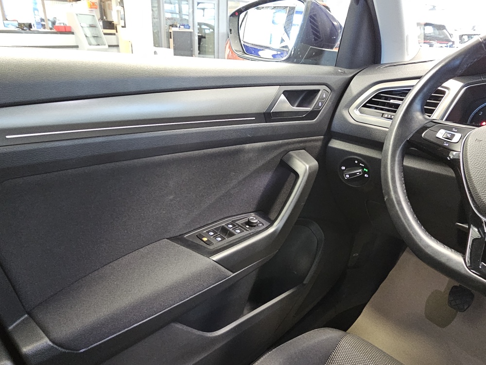 VW T-Roc  bei Hoffmann Automobile in Wolfsburg kaufen und sofort mitnehmen - Bild 18