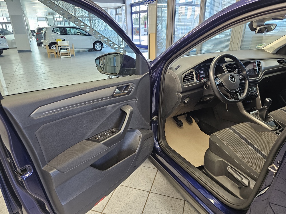 VW T-Roc  bei Hoffmann Automobile in Wolfsburg kaufen und sofort mitnehmen - Bild 22