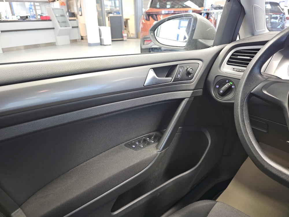 VW Golf  bei Hoffmann Automobile in Wolfsburg kaufen und sofort mitnehmen - Bild 10