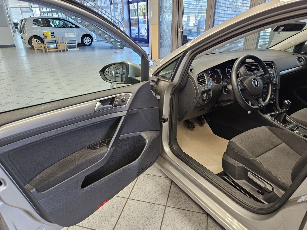 VW Golf  bei Hoffmann Automobile in Wolfsburg kaufen und sofort mitnehmen - Bild 14
