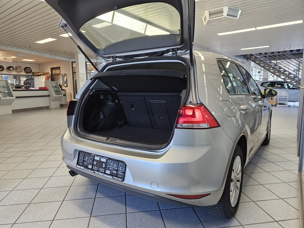 VW Golf  bei Hoffmann Automobile in Wolfsburg kaufen und sofort mitnehmen - Bild 2