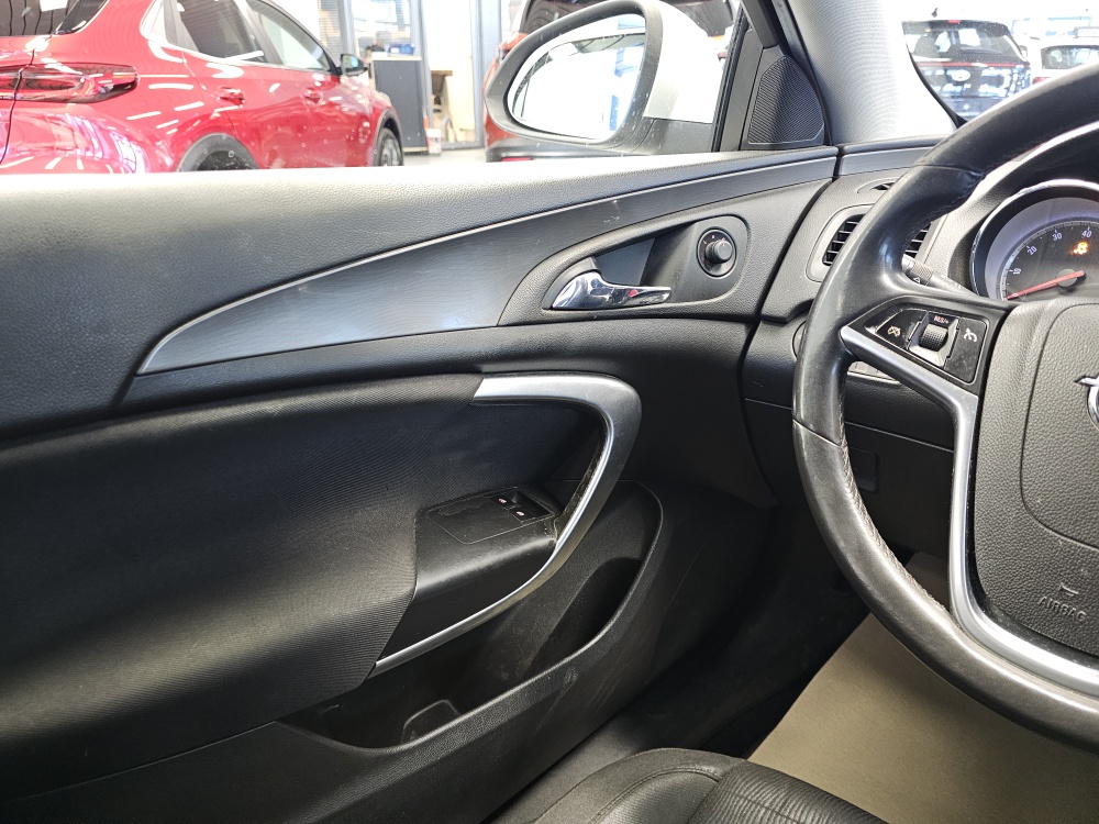 Opel Insignia bei Hoffmann Automobile in Wolfsburg kaufen und sofort mitnehmen - Bild 13