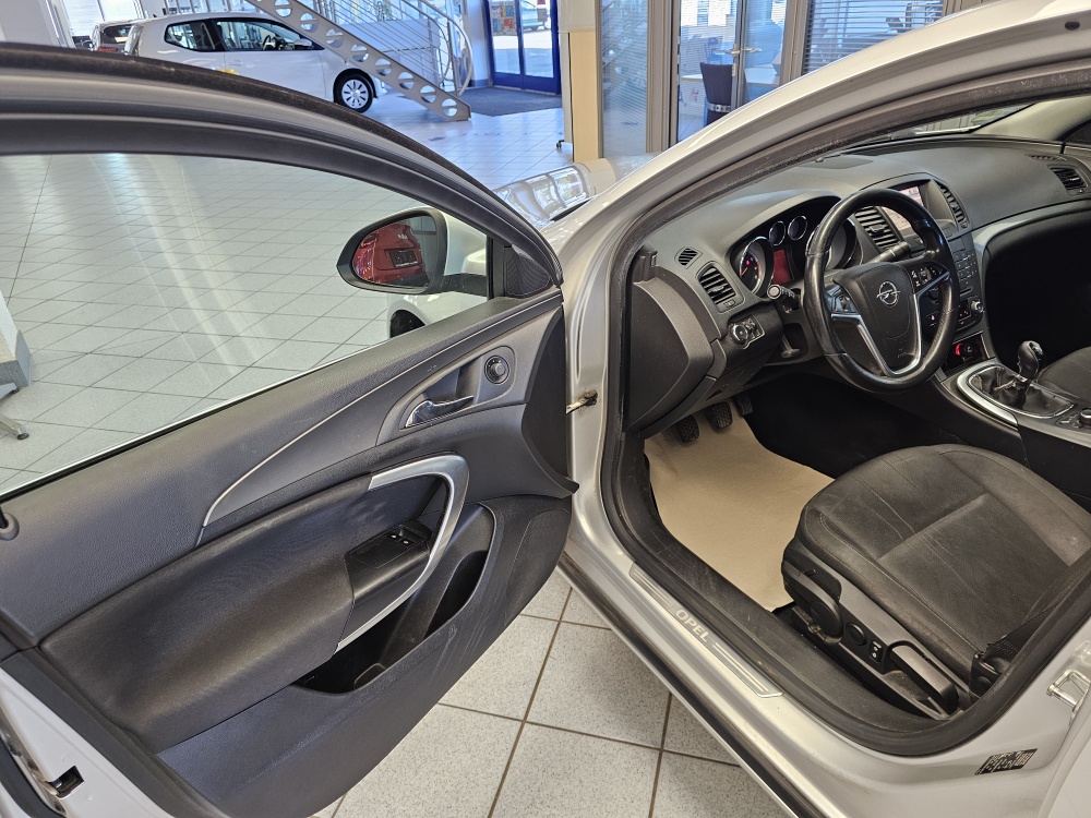 Opel Insignia bei Hoffmann Automobile in Wolfsburg kaufen und sofort mitnehmen - Bild 17