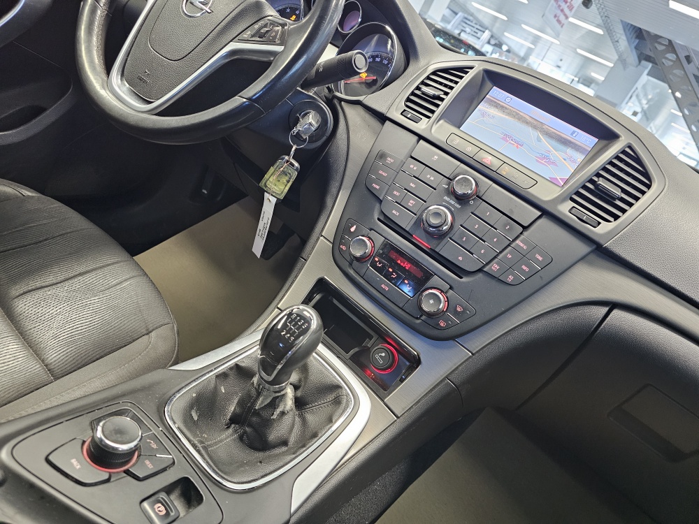 Opel Insignia bei Hoffmann Automobile in Wolfsburg kaufen und sofort mitnehmen - Bild 7