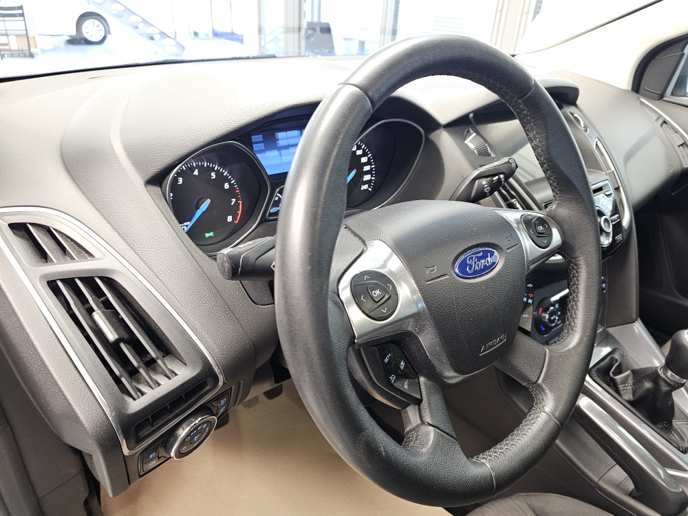 Ford Focus bei Hoffmann Automobile in Wolfsburg kaufen und sofort mitnehmen - Bild 17