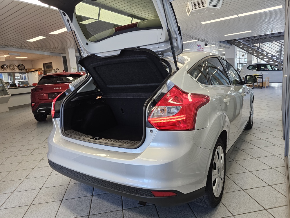 Ford Focus bei Hoffmann Automobile in Wolfsburg kaufen und sofort mitnehmen - Bild 2