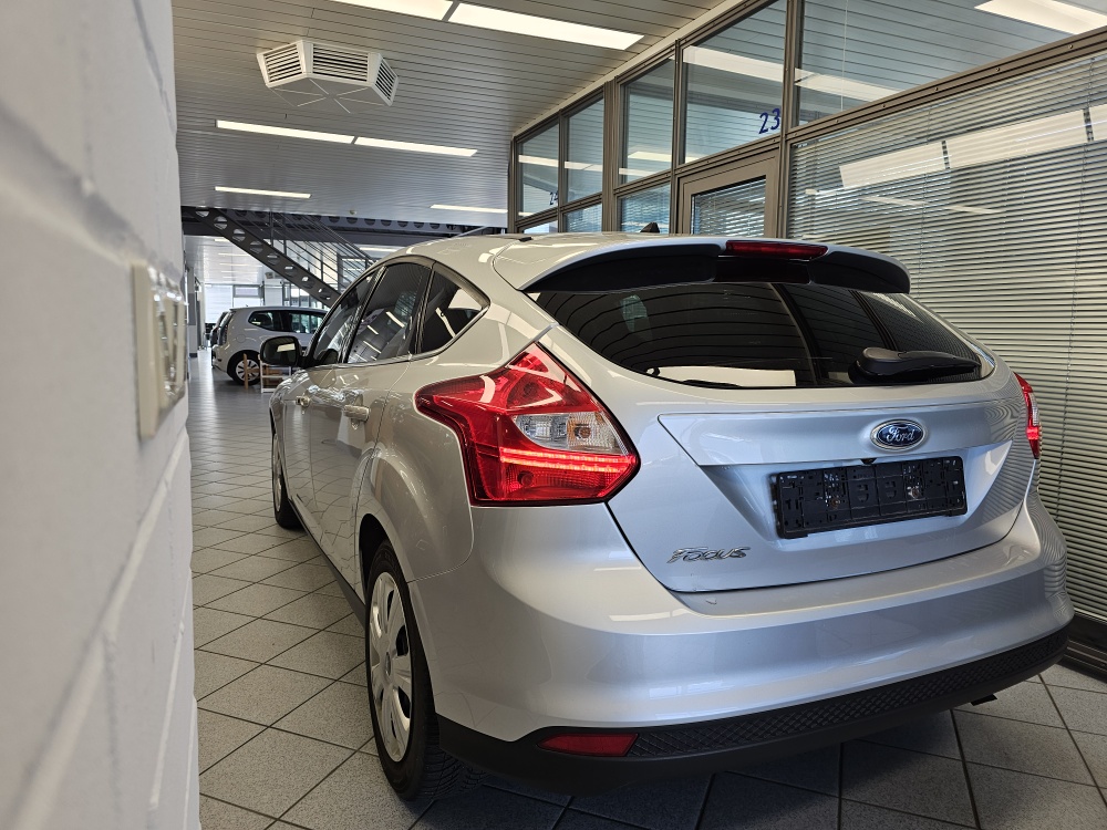 Ford Focus bei Hoffmann Automobile in Wolfsburg kaufen und sofort mitnehmen - Bild 3