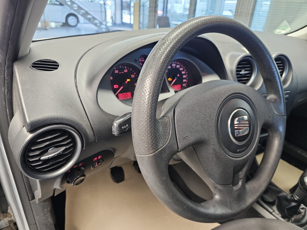 Seat Ibiza bei Hoffmann Automobile in Wolfsburg kaufen und sofort mitnehmen - Bild 11