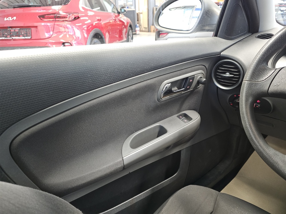 Seat Ibiza bei Hoffmann Automobile in Wolfsburg kaufen und sofort mitnehmen - Bild 9