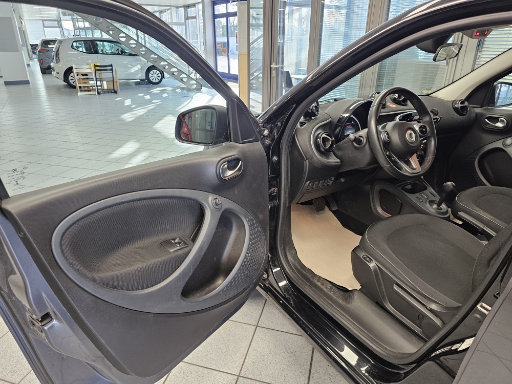 Smart forfour bei Hoffmann Automobile in Wolfsburg kaufen und sofort mitnehmen - Bild 20