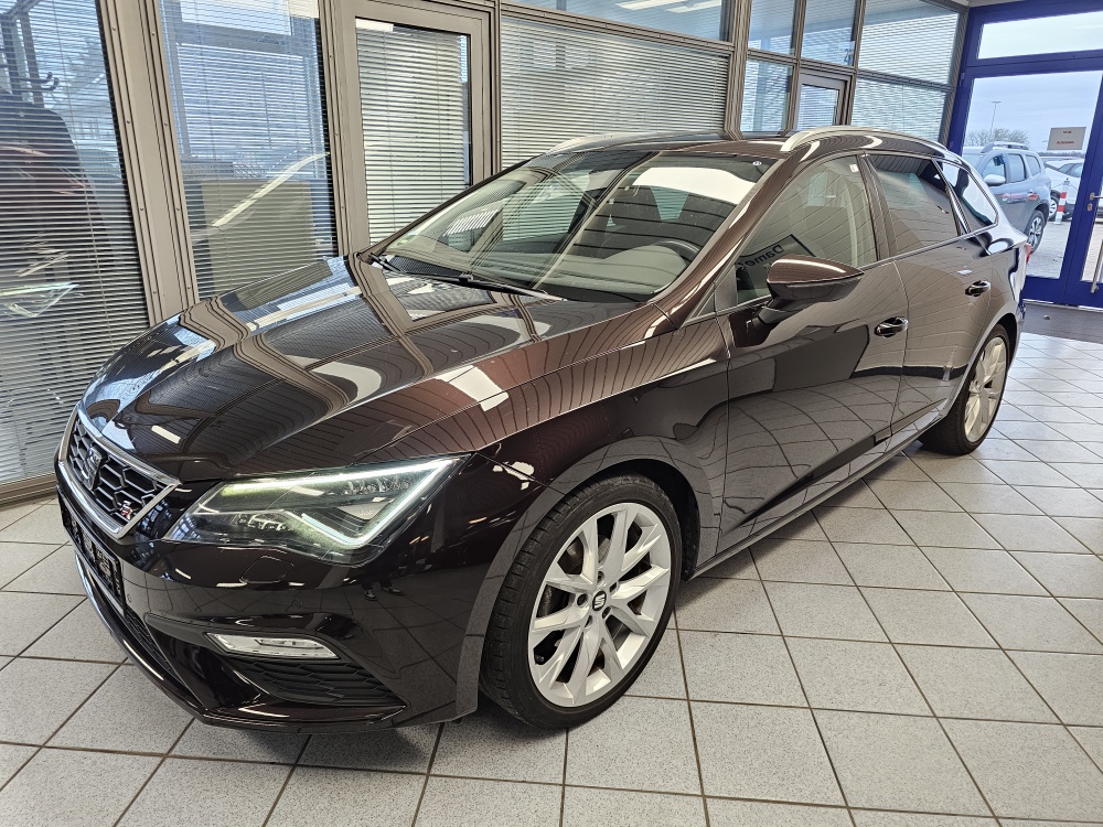 Seat Leon Sportstourer  ST FR für nur 15.300,- € bei Hoffmann Automobile in Wolfsburg kaufen und sofort mitnehmen
