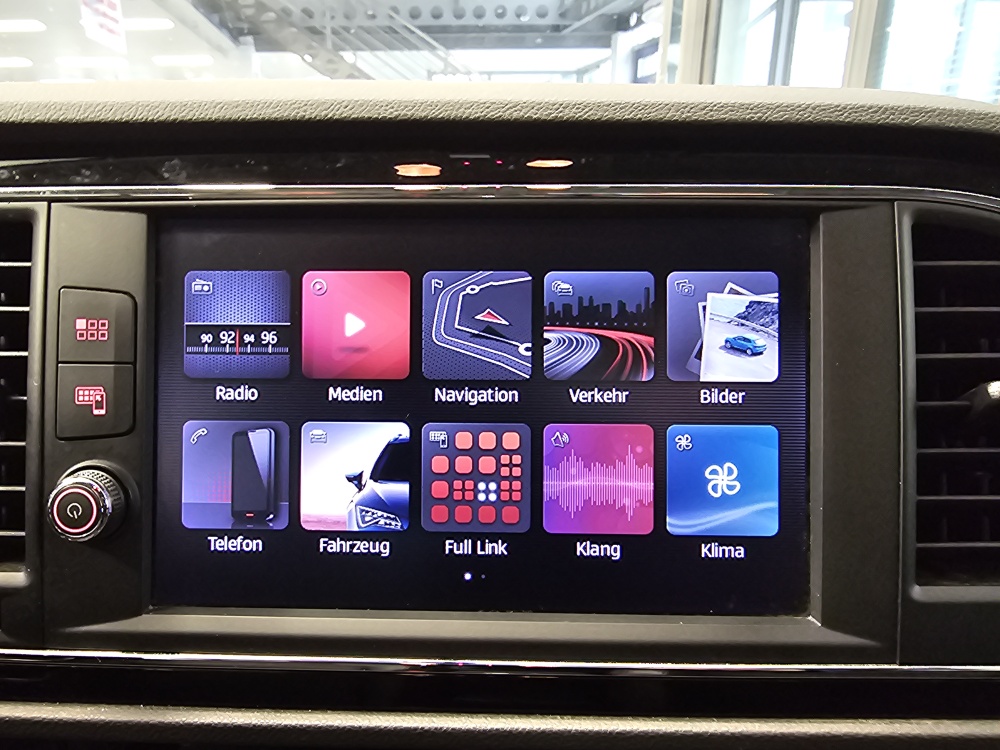 Seat Leon Sportstourer ST bei Hoffmann Automobile in Wolfsburg kaufen und sofort mitnehmen - Bild 10