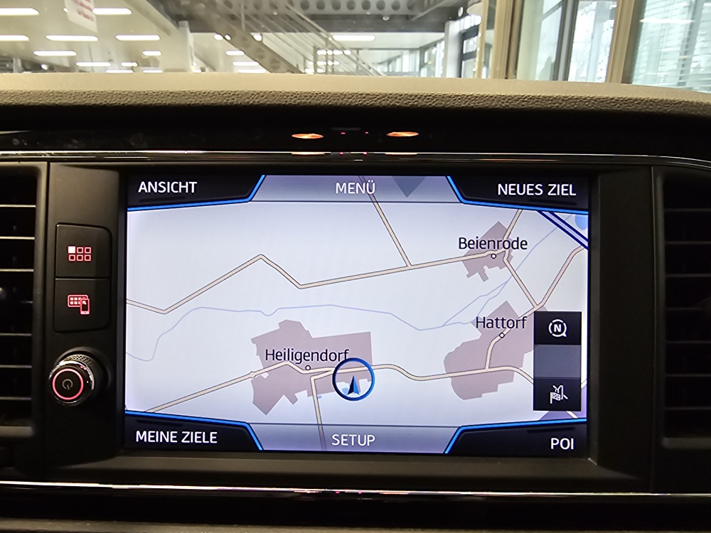 Seat Leon Sportstourer ST bei Hoffmann Automobile in Wolfsburg kaufen und sofort mitnehmen - Bild 12