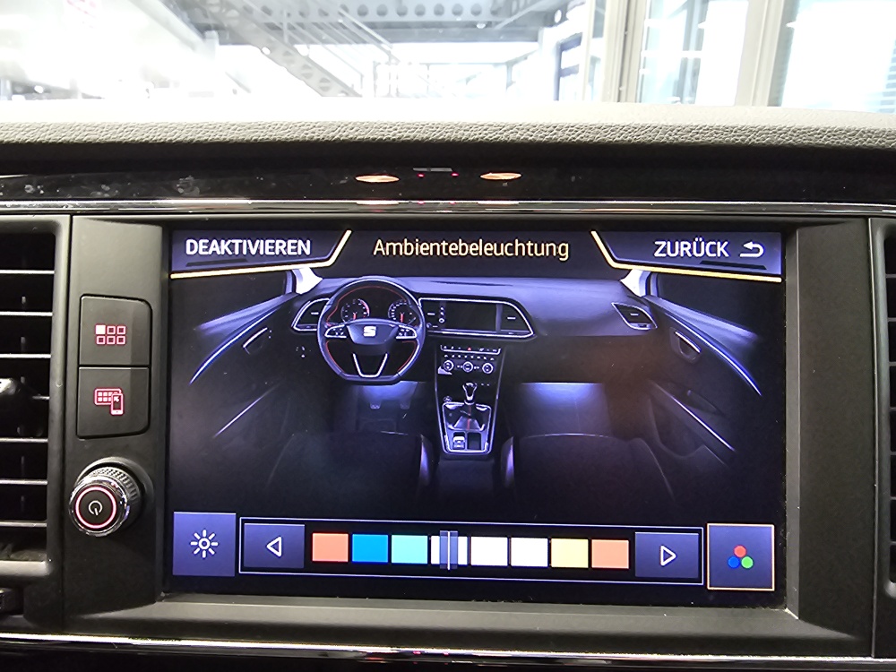 Seat Leon Sportstourer ST bei Hoffmann Automobile in Wolfsburg kaufen und sofort mitnehmen - Bild 15