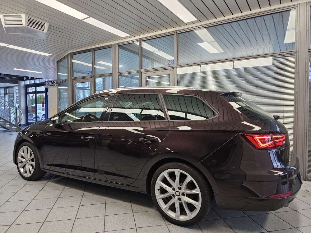 Seat Leon Sportstourer  ST bei Hoffmann Automobile in Wolfsburg kaufen und sofort mitnehmen - Bild 26