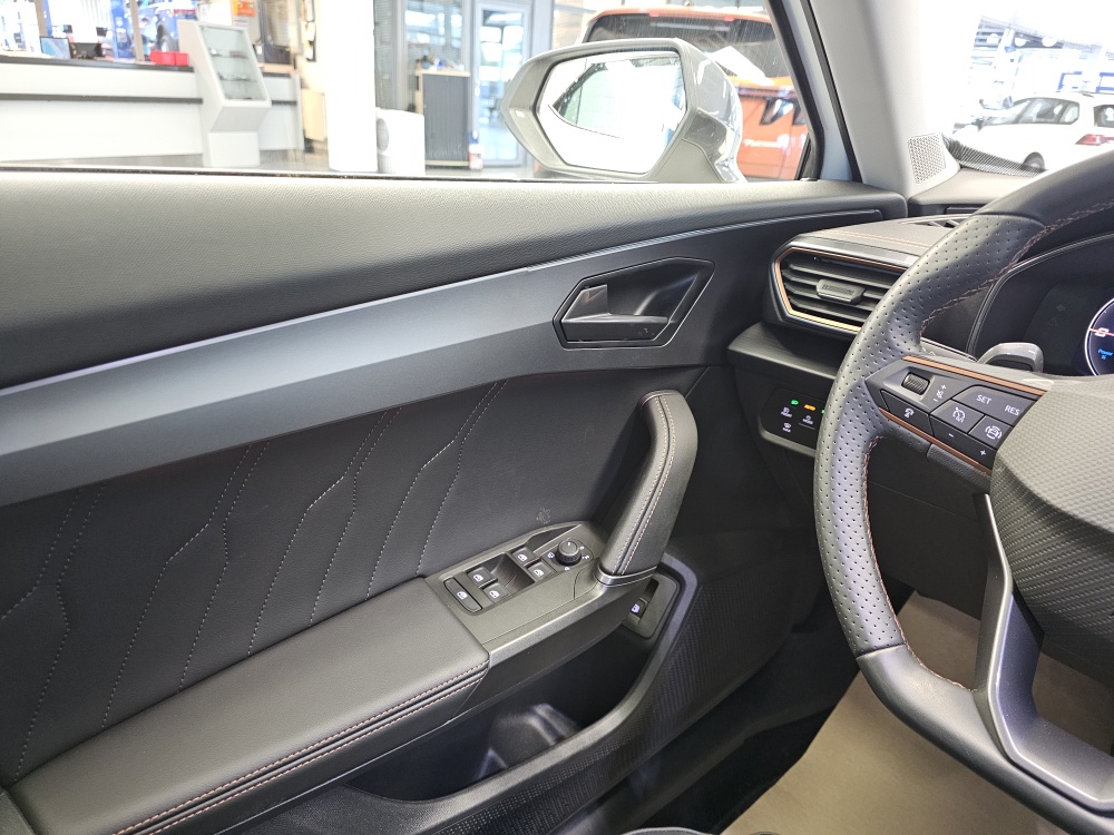 Cupra Formentor bei Hoffmann Automobile in Wolfsburg kaufen und sofort mitnehmen - Bild 23