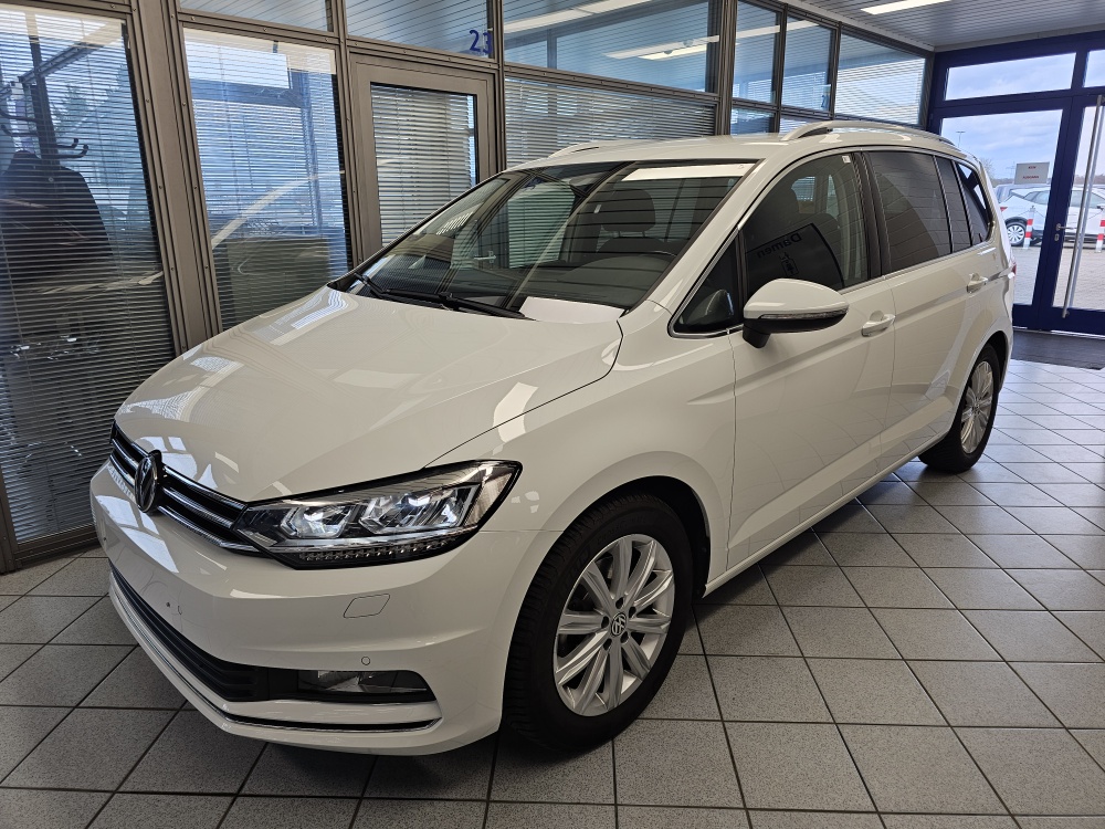 VW Touran Highline BlueMotion für nur 19.900,- € bei Hoffmann Automobile in Wolfsburg kaufen und sofort mitnehmen
