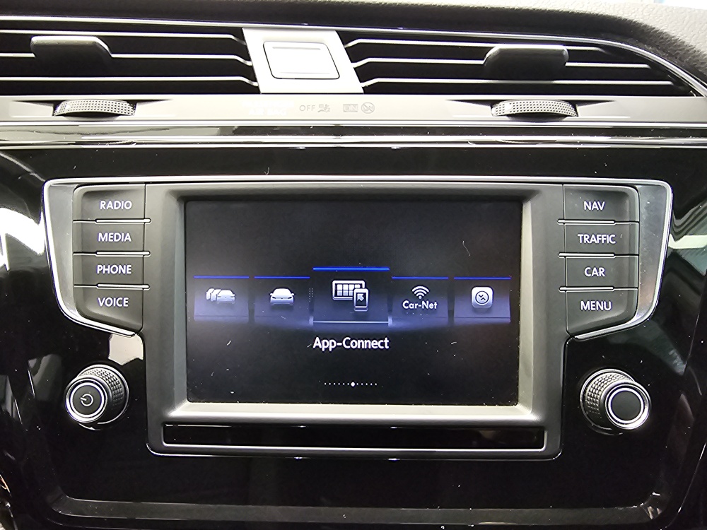 VW Touran bei Hoffmann Automobile in Wolfsburg kaufen und sofort mitnehmen - Bild 11