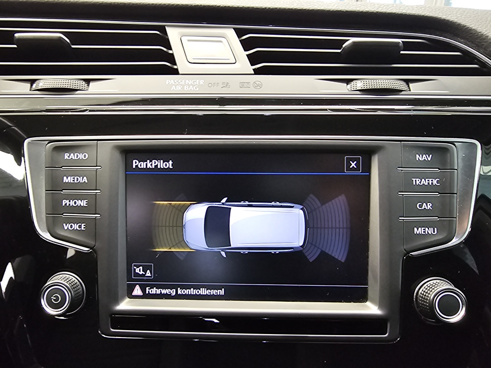 VW Touran bei Hoffmann Automobile in Wolfsburg kaufen und sofort mitnehmen - Bild 18