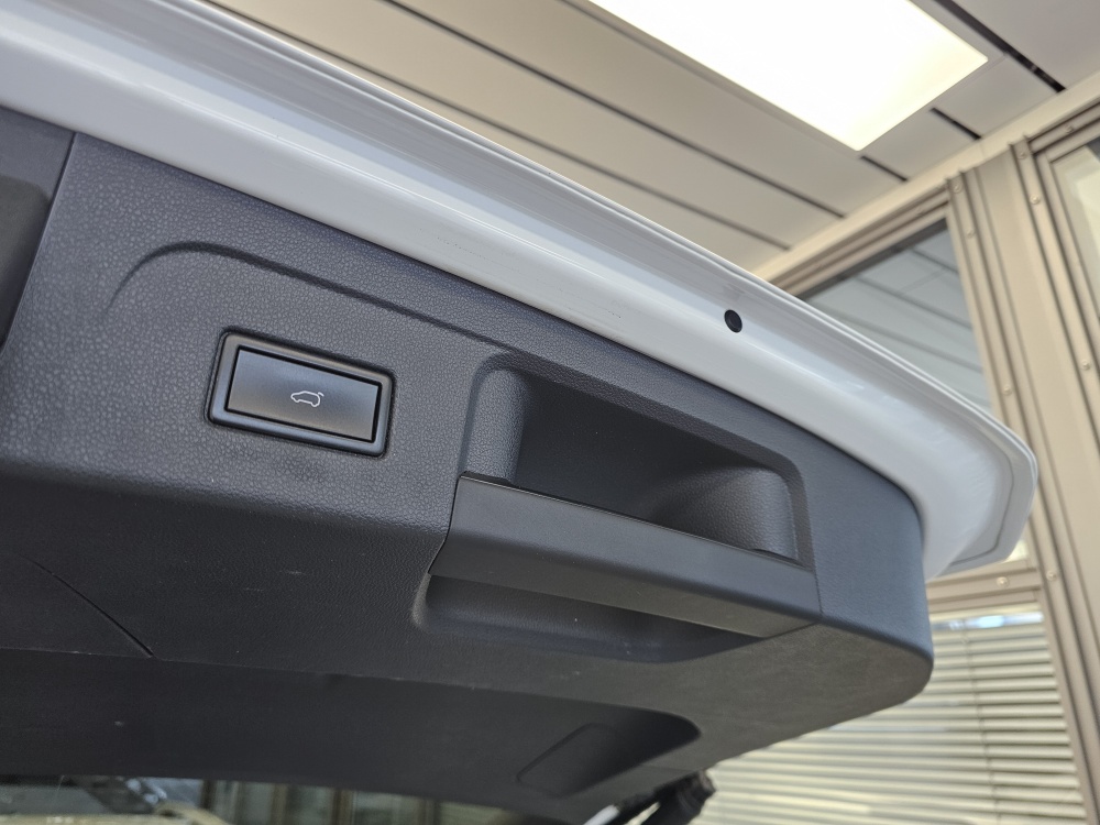 VW Touran bei Hoffmann Automobile in Wolfsburg kaufen und sofort mitnehmen - Bild 3