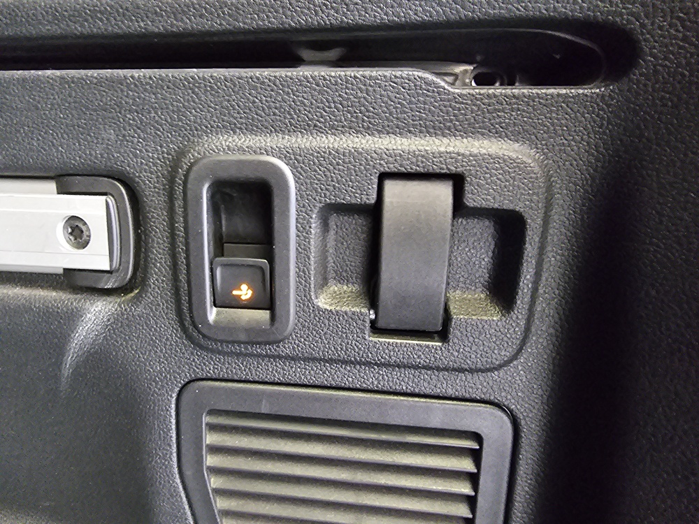 VW Touran bei Hoffmann Automobile in Wolfsburg kaufen und sofort mitnehmen - Bild 4