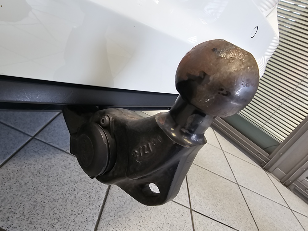 VW Touran bei Hoffmann Automobile in Wolfsburg kaufen und sofort mitnehmen - Bild 5