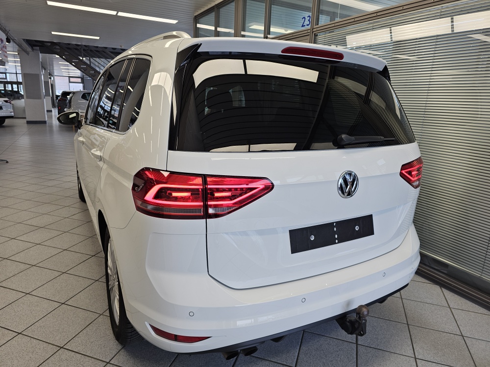 VW Touran bei Hoffmann Automobile in Wolfsburg kaufen und sofort mitnehmen - Bild 6