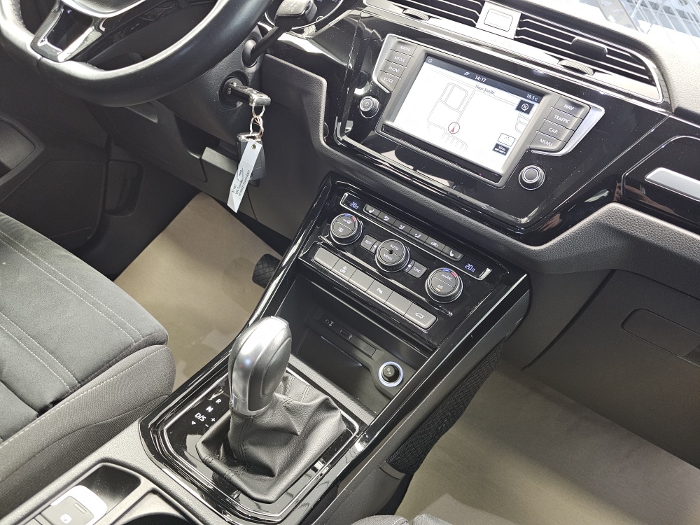 VW Touran bei Hoffmann Automobile in Wolfsburg kaufen und sofort mitnehmen - Bild 9