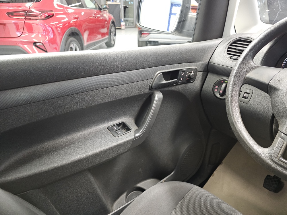 VW Caddy bei Hoffmann Automobile in Wolfsburg kaufen und sofort mitnehmen - Bild 12