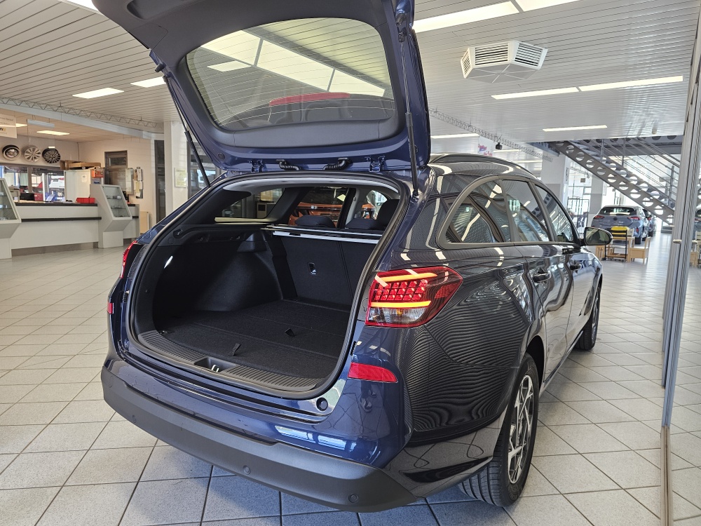Hyundai i30 Kombi bei Hoffmann Automobile in Wolfsburg kaufen und sofort mitnehmen - Bild 2
