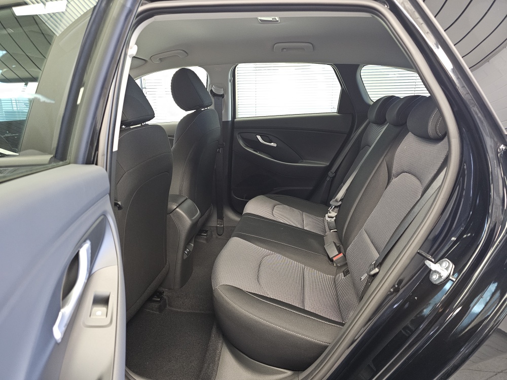 Hyundai i30 Kombi bei Hoffmann Automobile in Wolfsburg kaufen und sofort mitnehmen - Bild 4