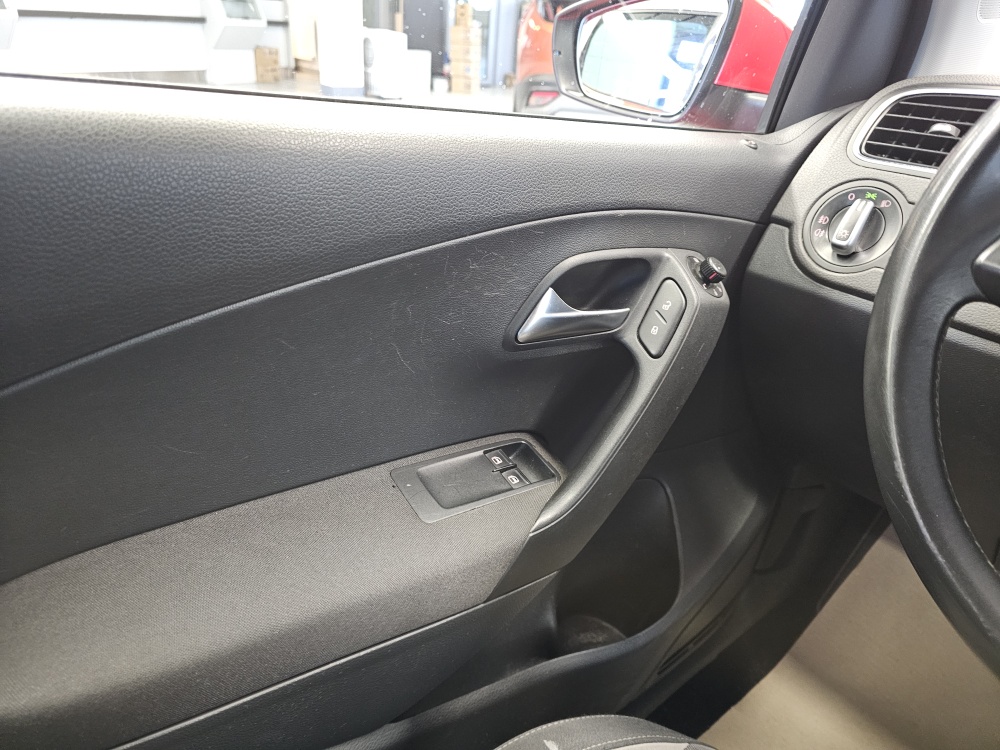 VW Polo bei Hoffmann Automobile in Wolfsburg kaufen und sofort mitnehmen - Bild 13