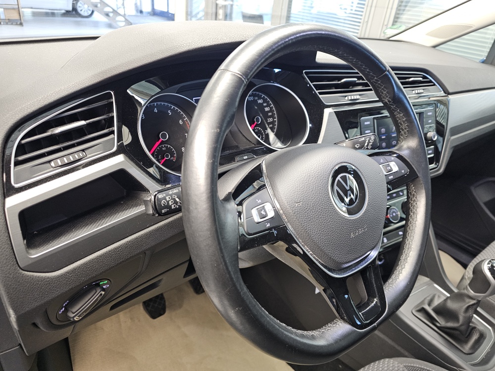 VW Touran bei Hoffmann Automobile in Wolfsburg kaufen und sofort mitnehmen - Bild 18