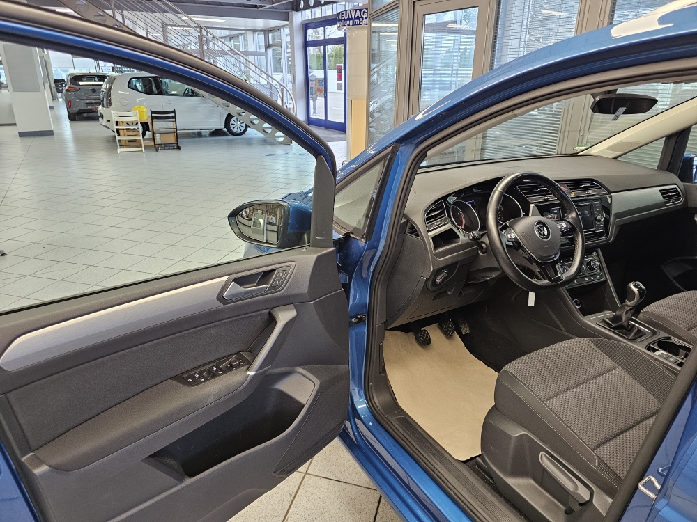 VW Touran bei Hoffmann Automobile in Wolfsburg kaufen und sofort mitnehmen - Bild 21