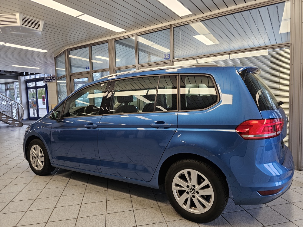 VW Touran bei Hoffmann Automobile in Wolfsburg kaufen und sofort mitnehmen - Bild 22