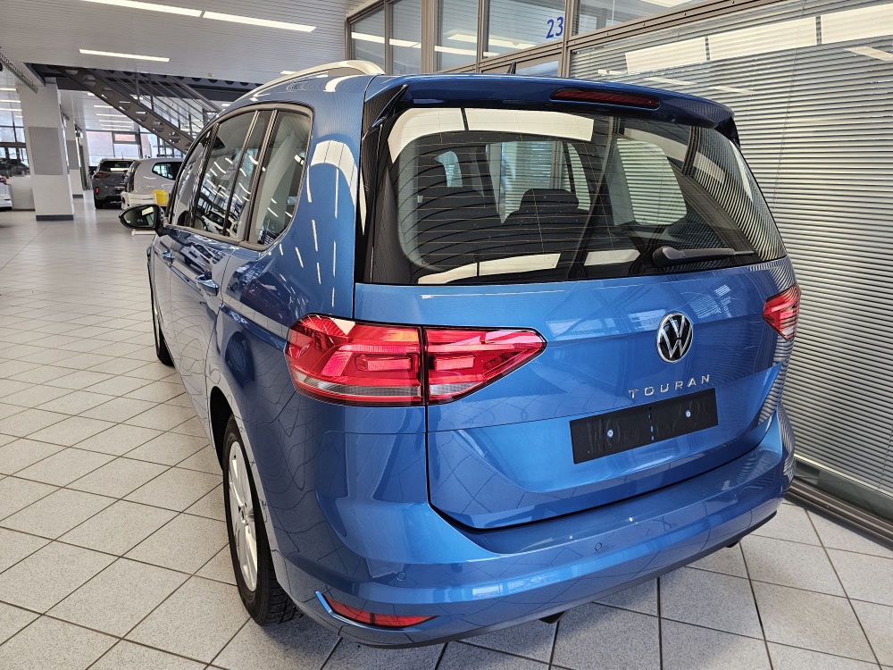 VW Touran bei Hoffmann Automobile in Wolfsburg kaufen und sofort mitnehmen - Bild 4