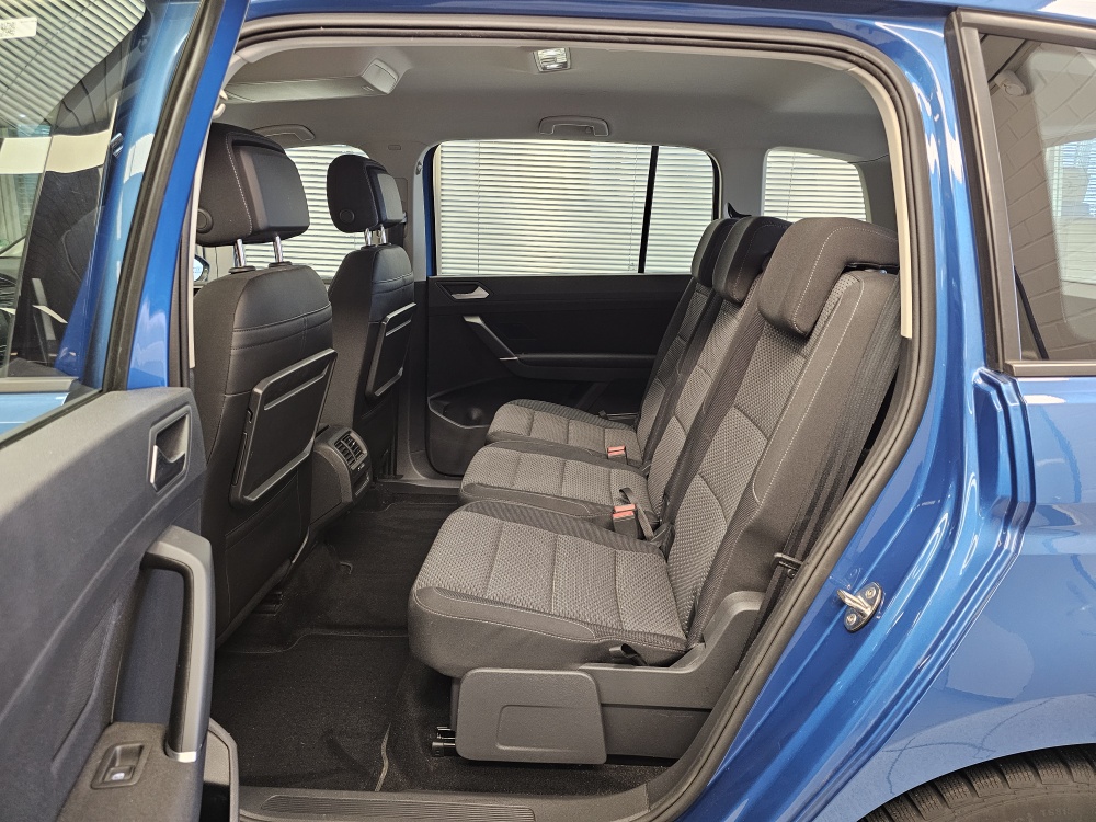 VW Touran bei Hoffmann Automobile in Wolfsburg kaufen und sofort mitnehmen - Bild 5