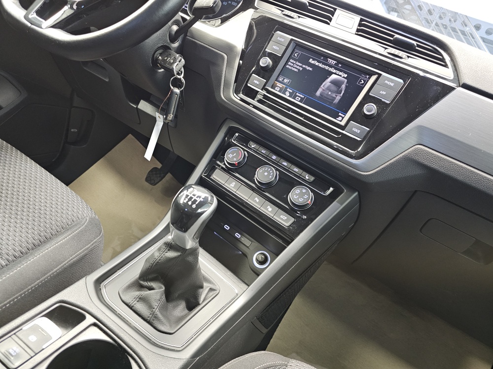 VW Touran bei Hoffmann Automobile in Wolfsburg kaufen und sofort mitnehmen - Bild 7