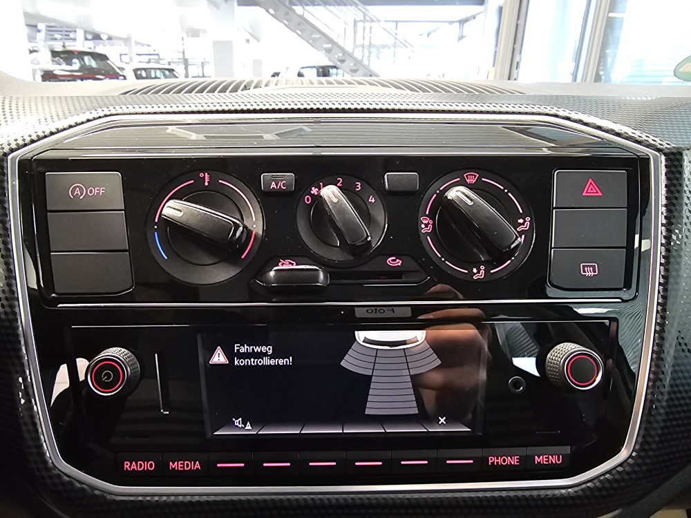 VW up! bei Hoffmann Automobile in Wolfsburg kaufen und sofort mitnehmen - Bild 10